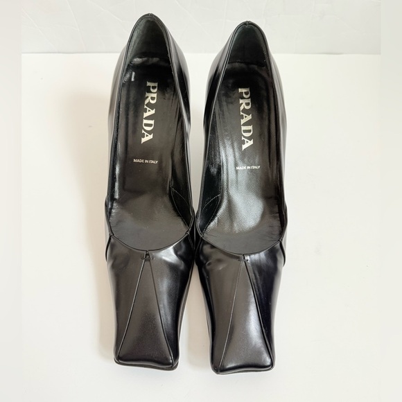 Prada Vintage Black pleated brushed leather square toe pumps EU 39 - Picture 2 of 8